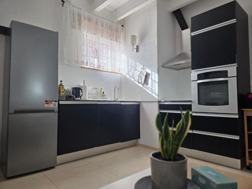 Calm & Central Apartments photo 2