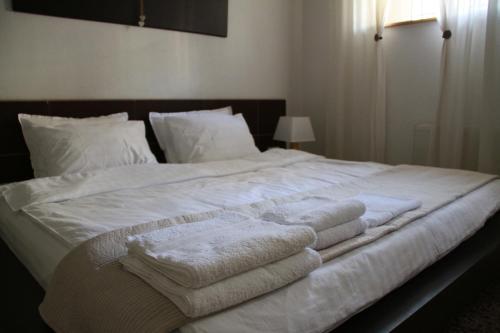 Calm & Central Apartments photo 11